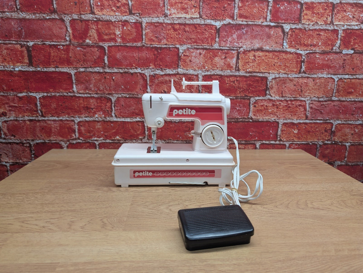 Vintage Petite Lockstitch Childrens Sewing Machine Boxed Pedal Working Toy