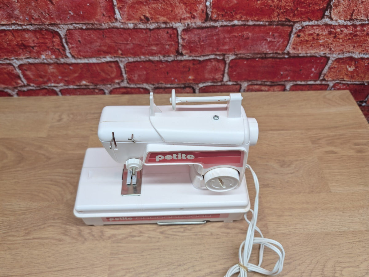 Vintage Petite Lockstitch Childrens Sewing Machine Boxed Pedal Working Toy
