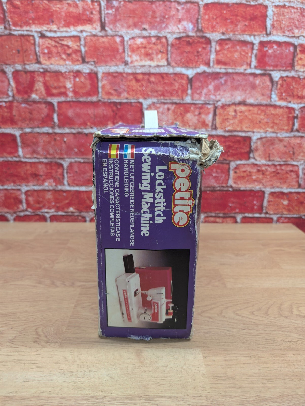 Vintage Petite Lockstitch Childrens Sewing Machine Boxed Pedal Working Toy